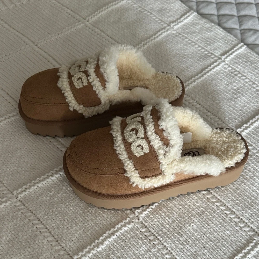 🌿 UGG Slipper/Shoes. NWT. - Picture 8 of 15